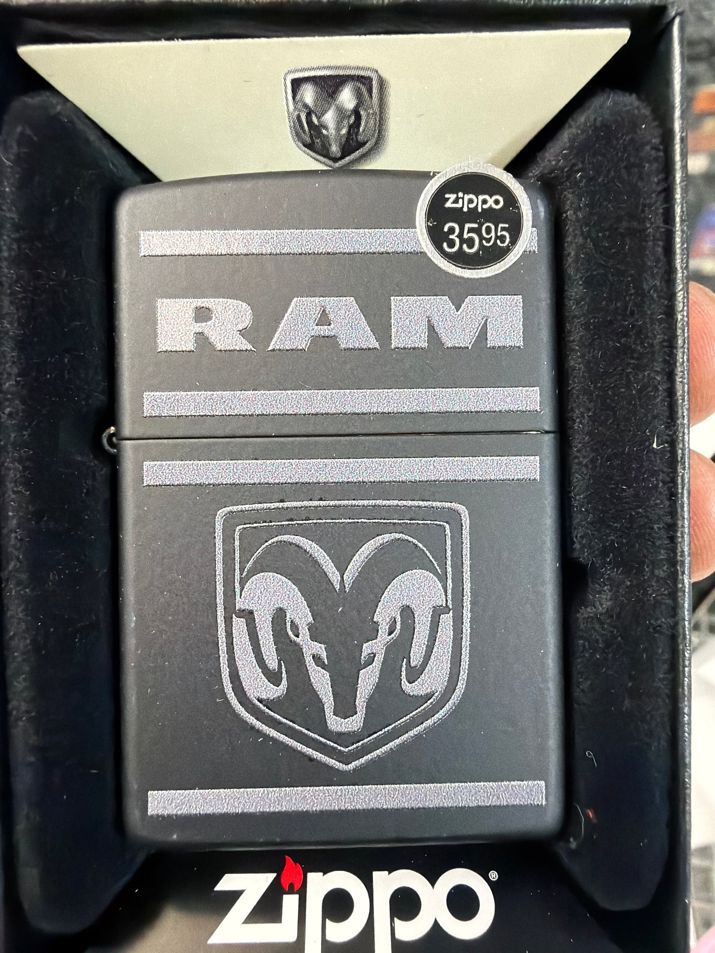 #107 ZIPPO OIL LIGHTER: Ran